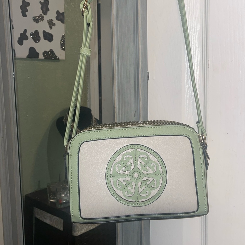 CROSSBODY STRAP BAG